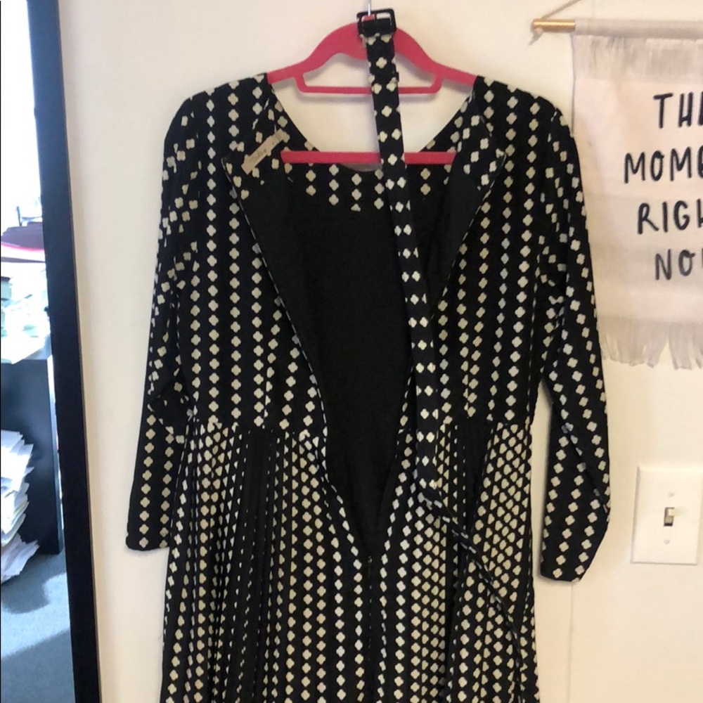 Dress - Picture 6 of 8